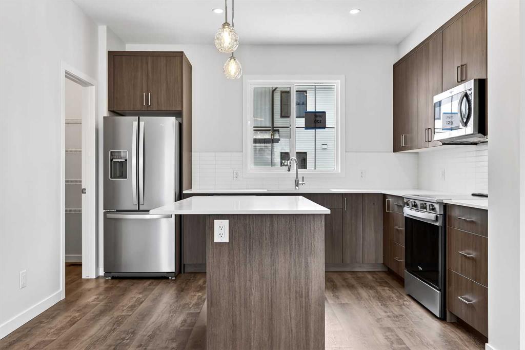 Picture of 210, 1750 Rangeview Drive SE, Calgary Real Estate Listing