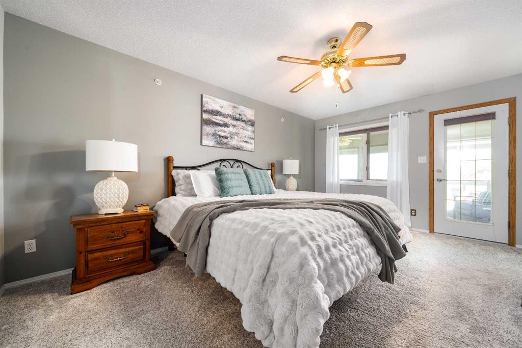 Picture of 3023 Cottonwood Way SW, Medicine Hat Real Estate Listing