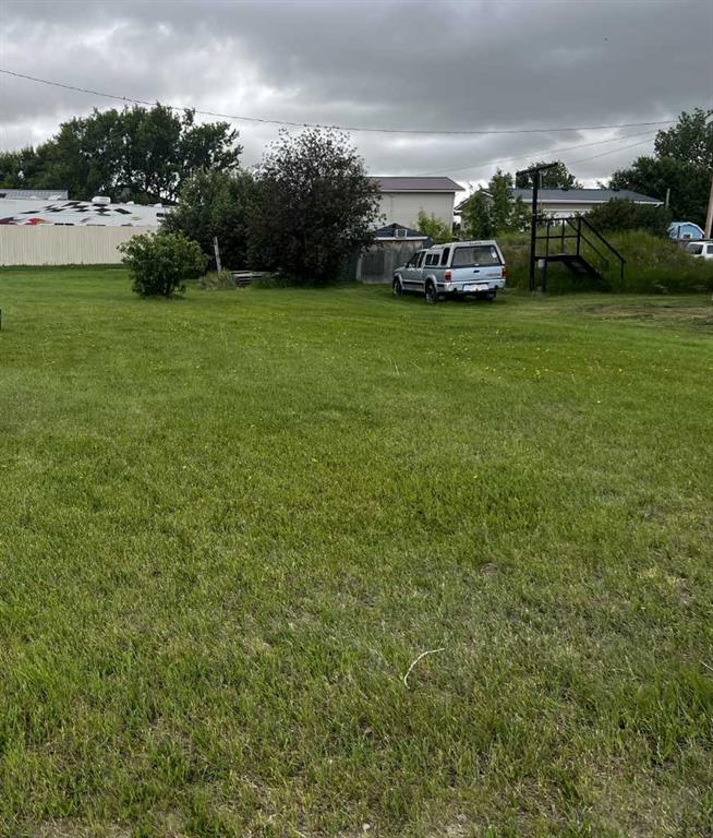 Picture of 235 2 Avenue E, Hussar Real Estate Listing