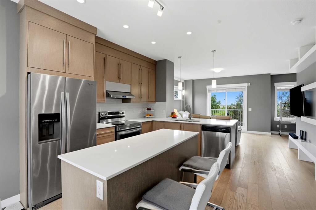 Picture of 31, 111 Rainbow Falls Gate , Chestermere Real Estate Listing
