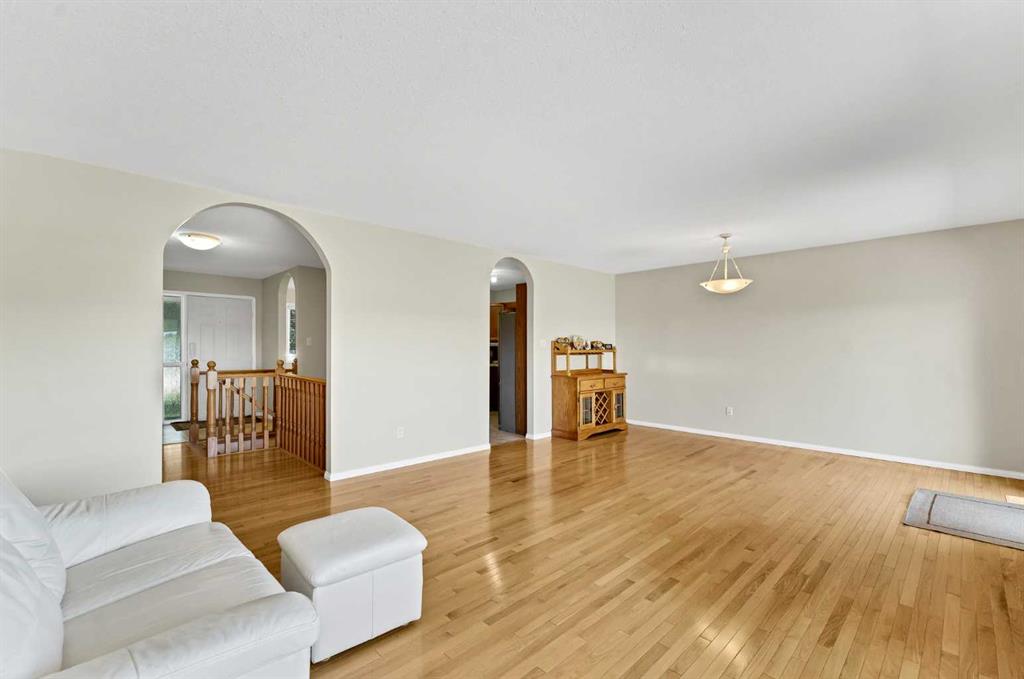Picture of 7, 459 Carry Drive SE, Medicine Hat Real Estate Listing