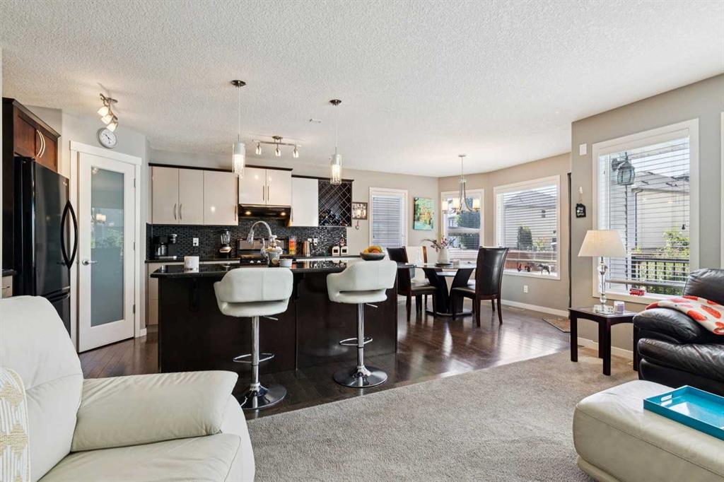 Picture of 768 New Brighton Drive SE, Calgary Real Estate Listing