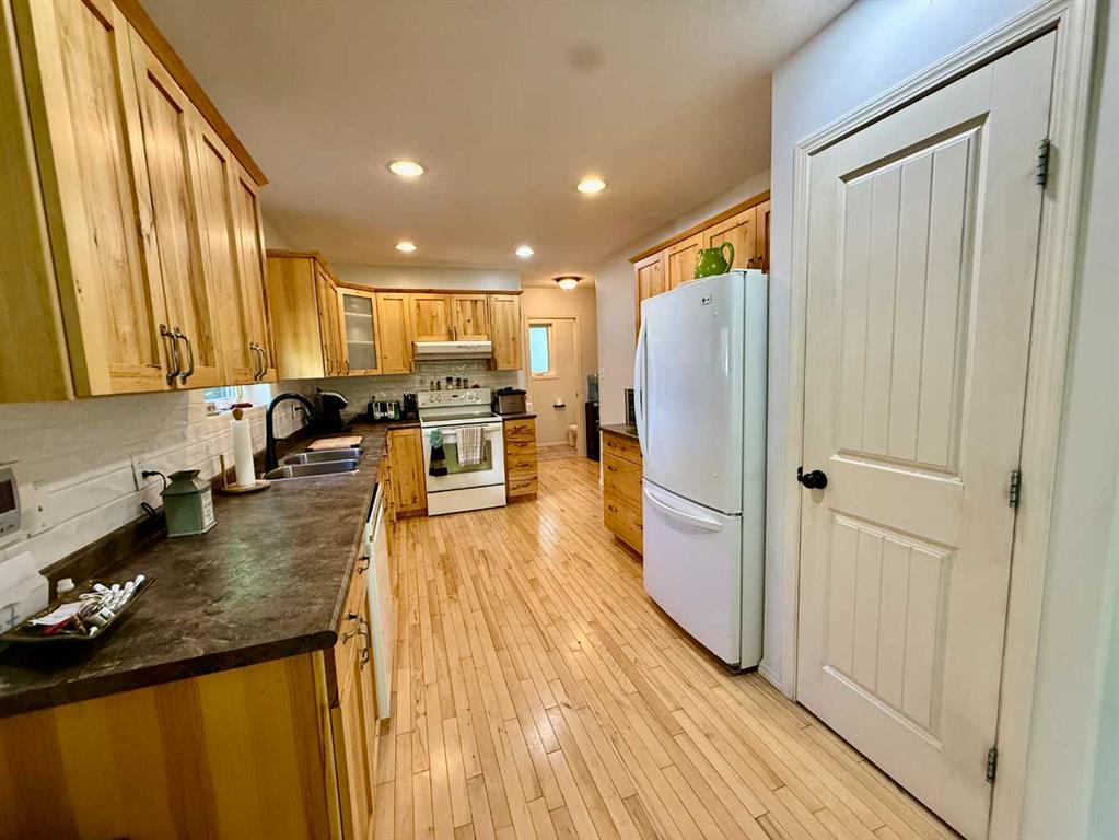 Picture of 240 Broad Street , Metiskow Real Estate Listing