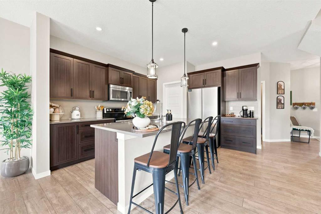 Picture of 91 Emberside Garden , Cochrane Real Estate Listing