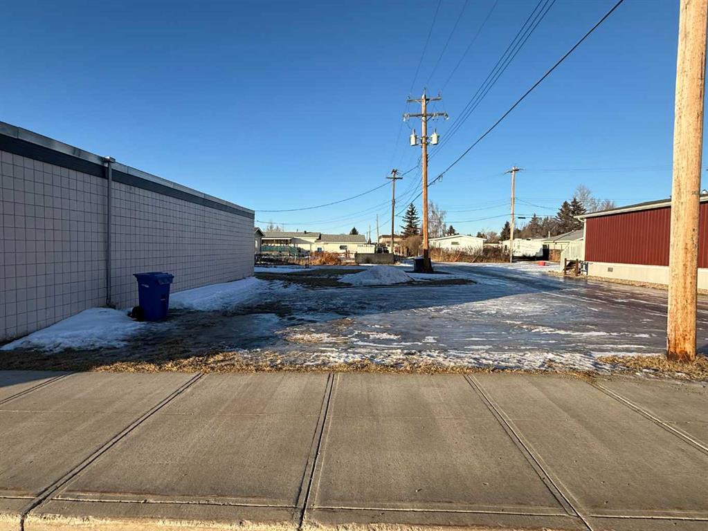 Picture of 2002 20 Avenue , Bowden Real Estate Listing