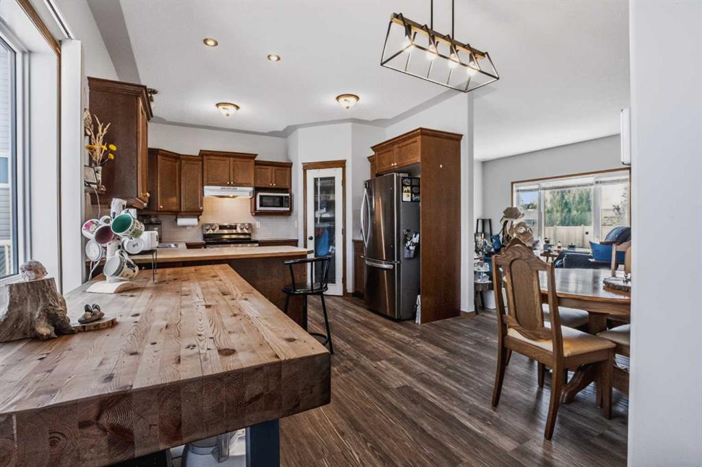 Picture of 2806 22 Street , Nanton Real Estate Listing