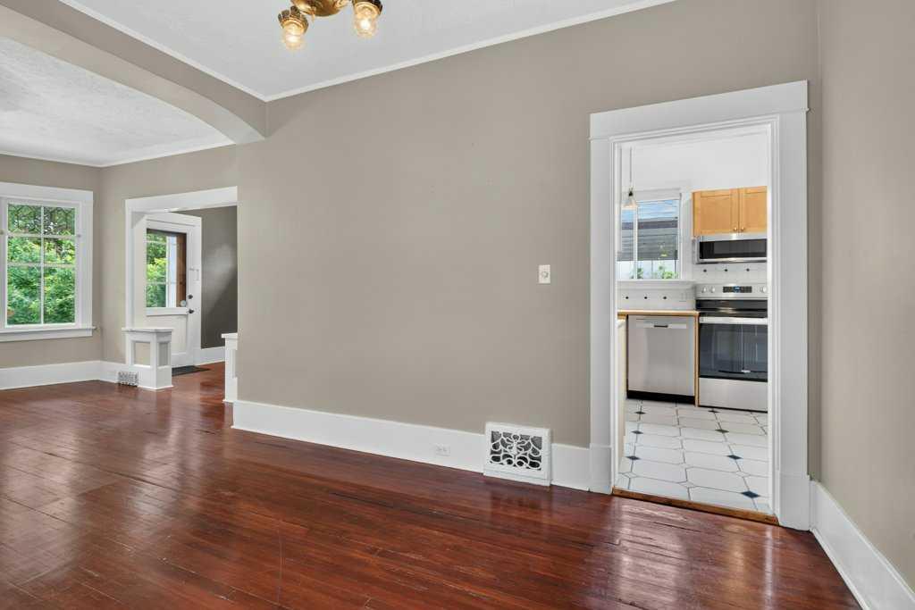 Picture of 918 18 Avenue SE, Calgary Real Estate Listing