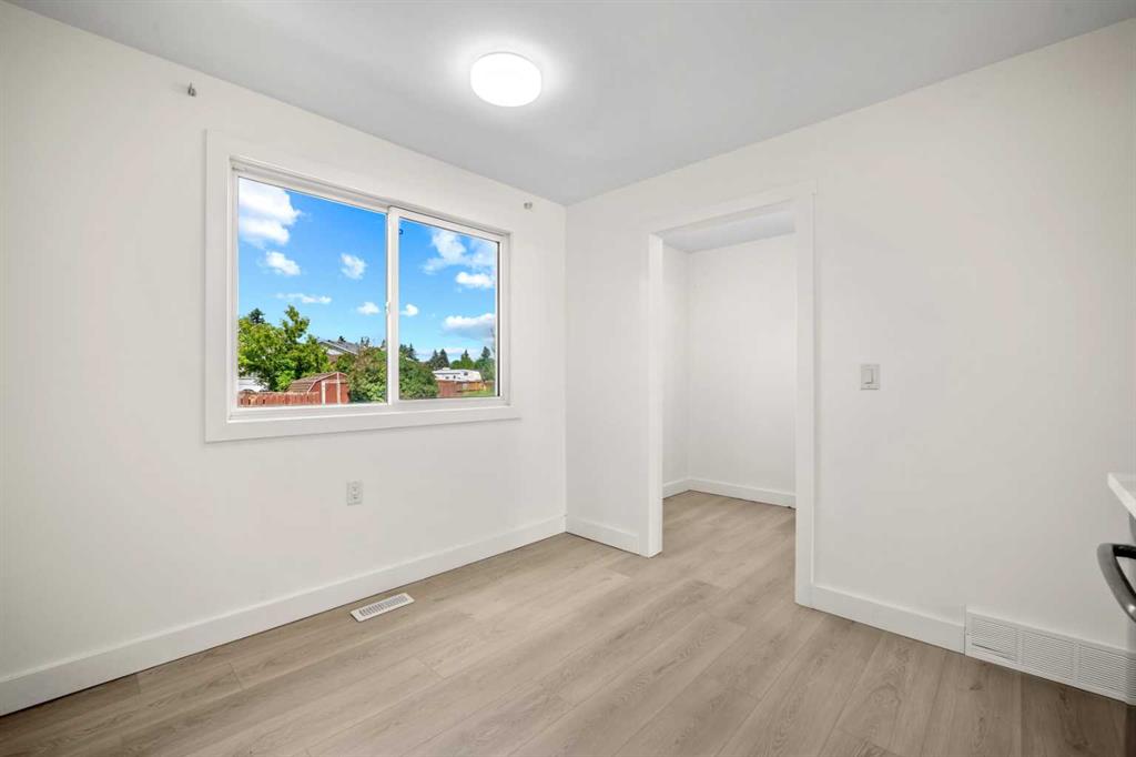 Picture of 134 Erin Ridge Road SE, Calgary Real Estate Listing