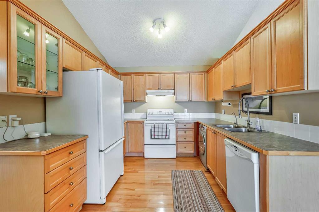 Picture of 236 Covepark Close NE, Calgary Real Estate Listing
