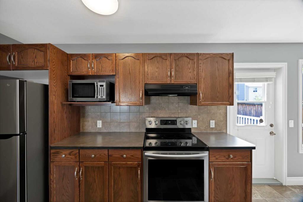 Picture of 9 Mackenzie Way , Carstairs Real Estate Listing