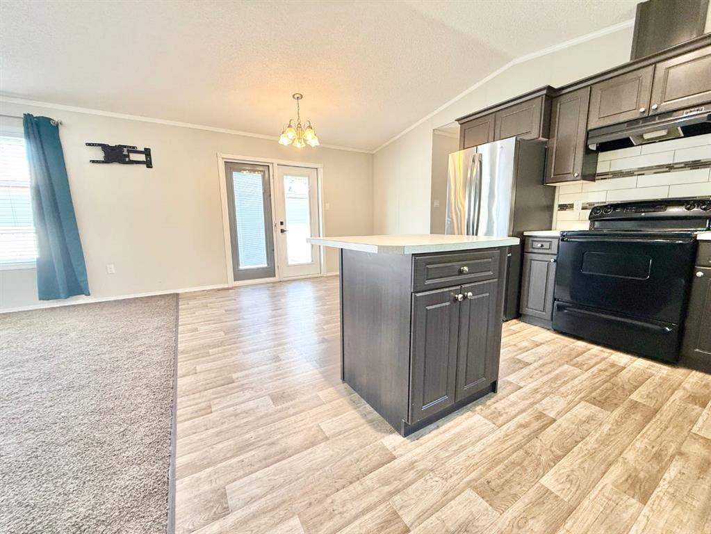 Picture of 144 Birch Street W, Brooks Real Estate Listing