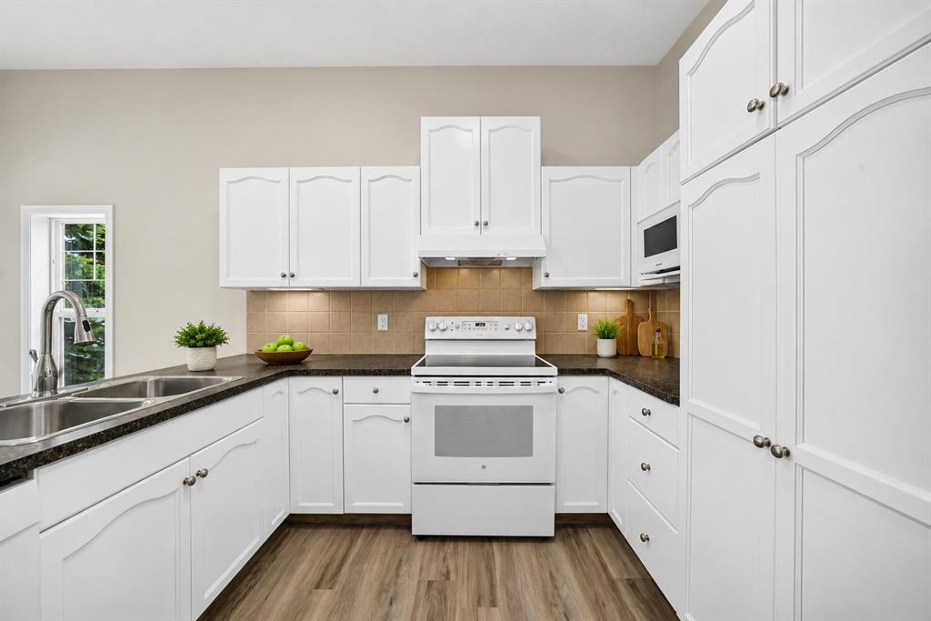 Picture of 72 Prestwick Pond Terrace SE, Calgary Real Estate Listing