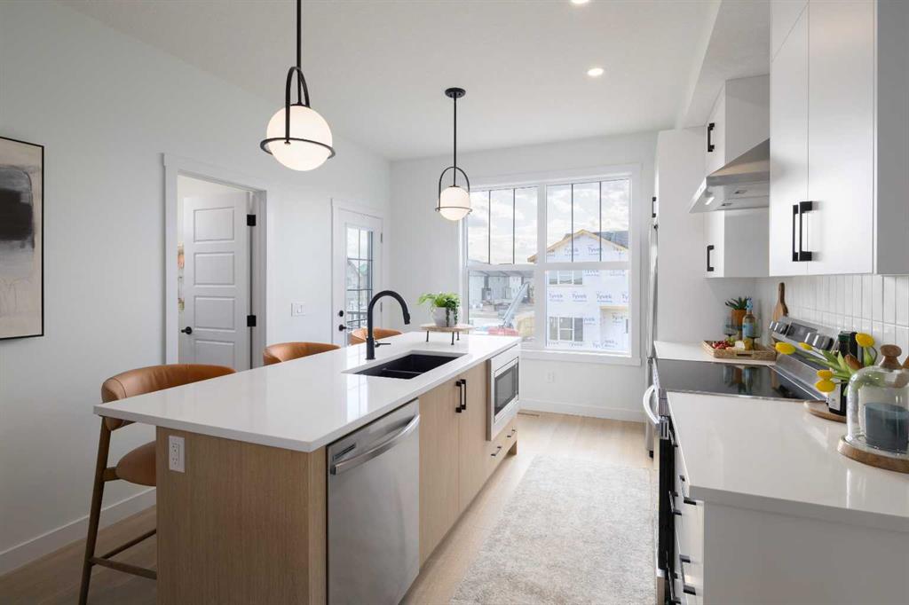 Picture of 150 Wild Rose Way SE, Calgary Real Estate Listing