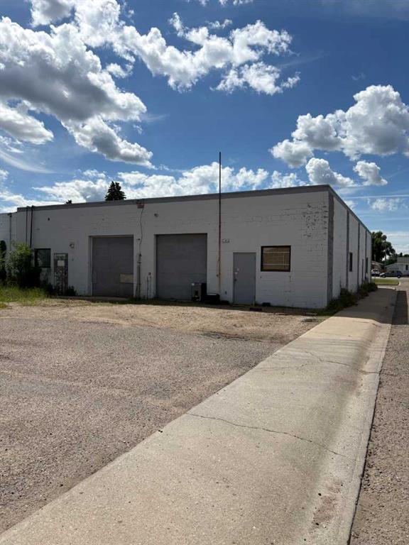 Picture of 568 Rutherford Street NW, Medicine Hat Real Estate Listing