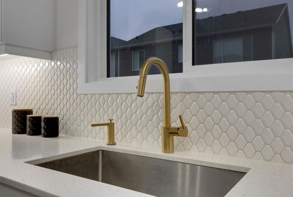 Picture of 610 Southwinds Close SW, Airdrie Real Estate Listing