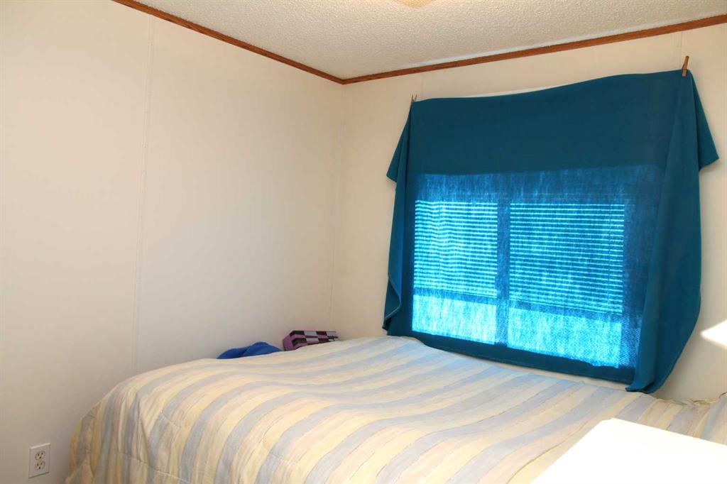 Picture of 302 1 Avenue W, Maidstone Real Estate Listing