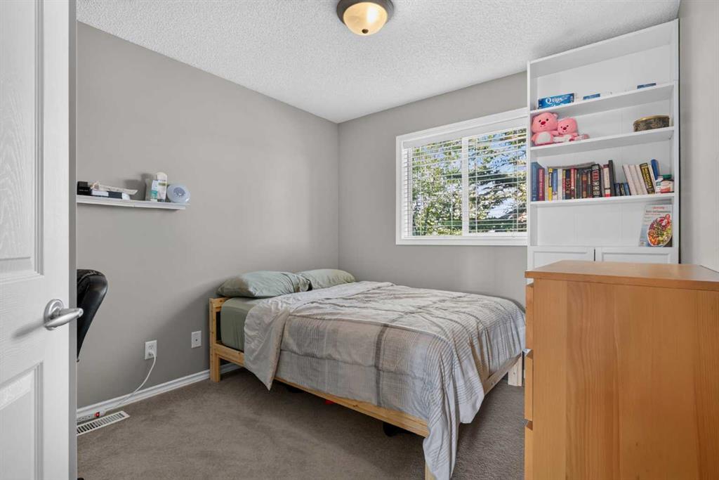 Picture of 22 Panatella Park NW, Calgary Real Estate Listing