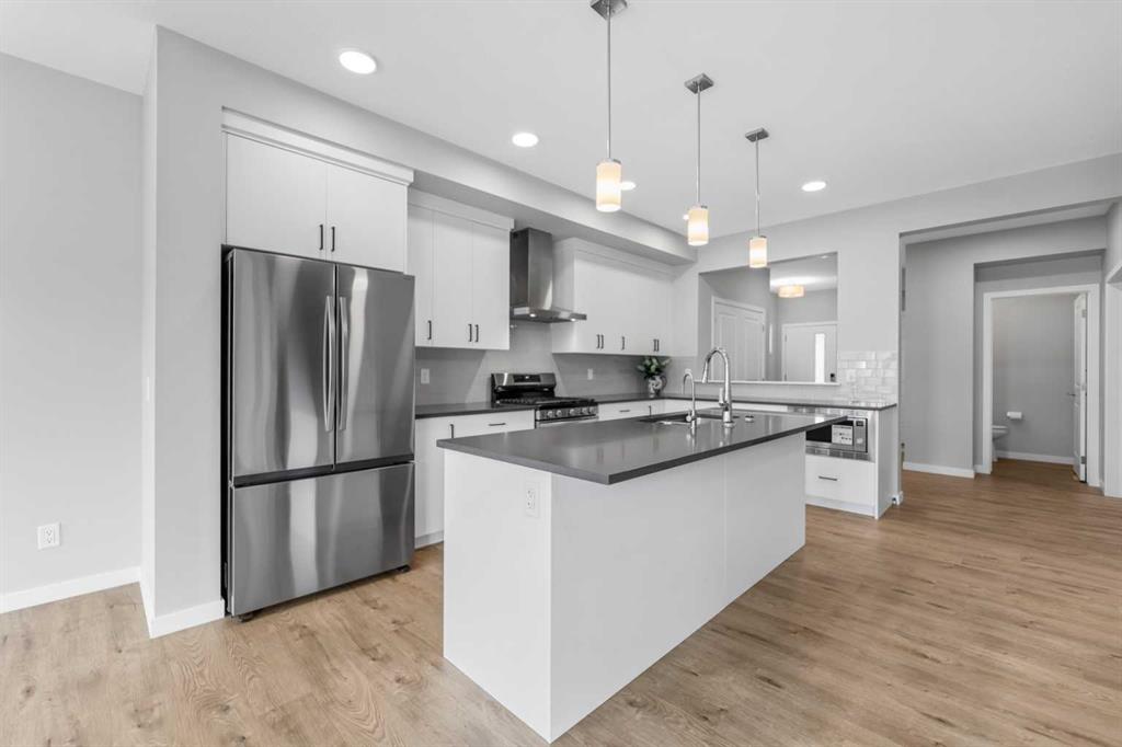 Picture of 47 Carringvue Passage NW, Calgary Real Estate Listing