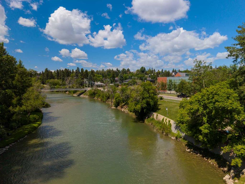 Picture of 715 Sifton Boulevard SW, Calgary Real Estate Listing