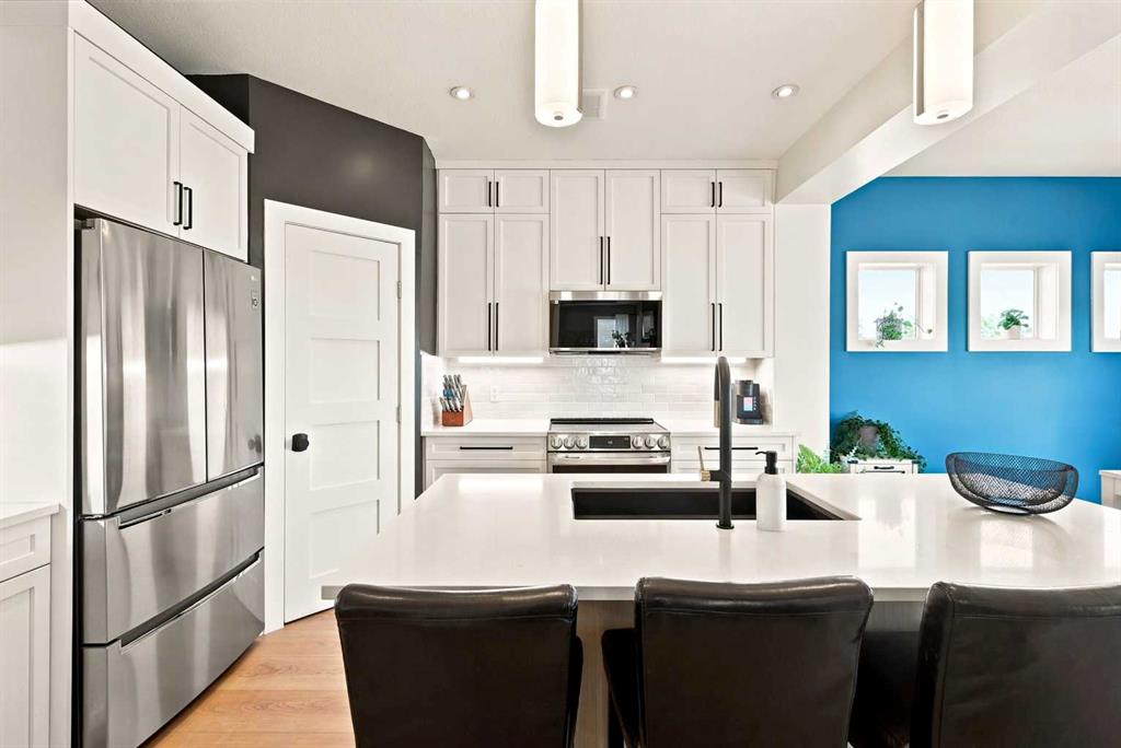 Picture of 16 Viscount Drive S, Red Deer Real Estate Listing