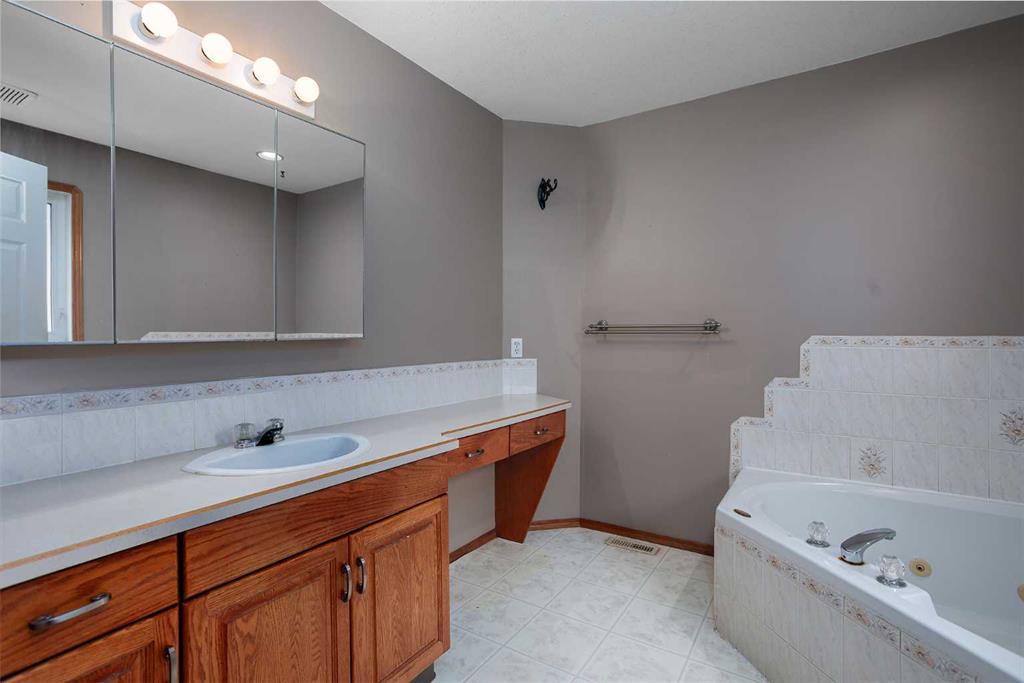 Picture of 5212 43 Avenue , Camrose Real Estate Listing