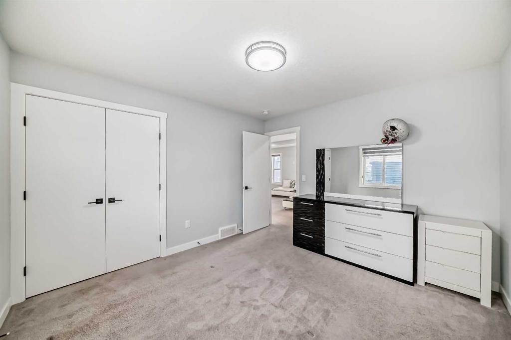 Picture of 2 Chelsea Bay , Chestermere Real Estate Listing