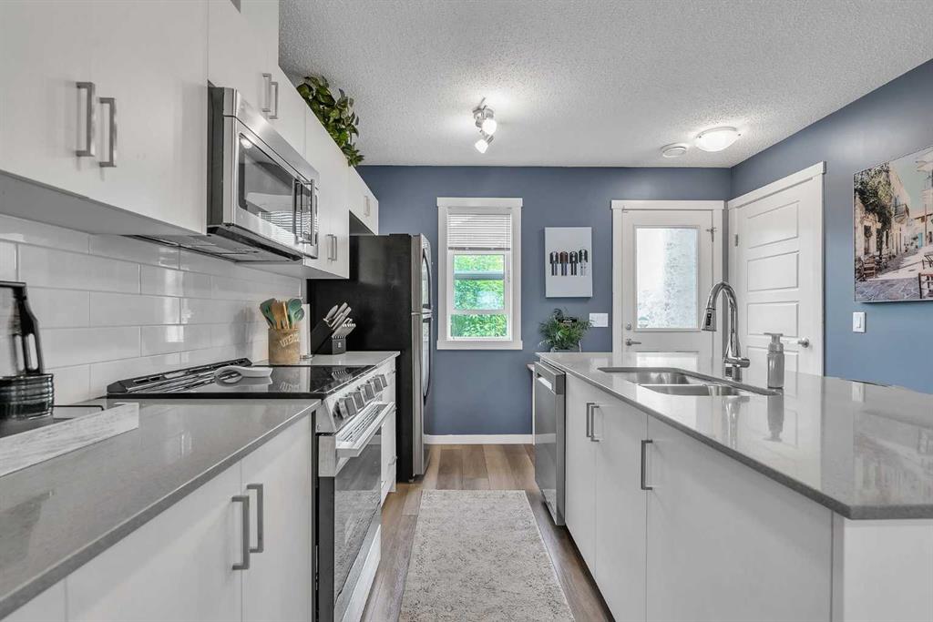Picture of 406 Cranbrook Square SE, Calgary Real Estate Listing