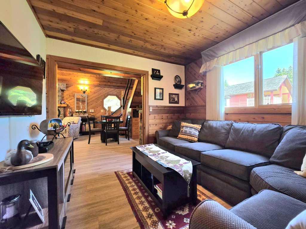 Picture of 1 Johnson Drive , Marten Beach Real Estate Listing