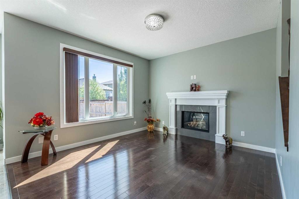 Picture of 136 Legacy Circle SE, Calgary Real Estate Listing
