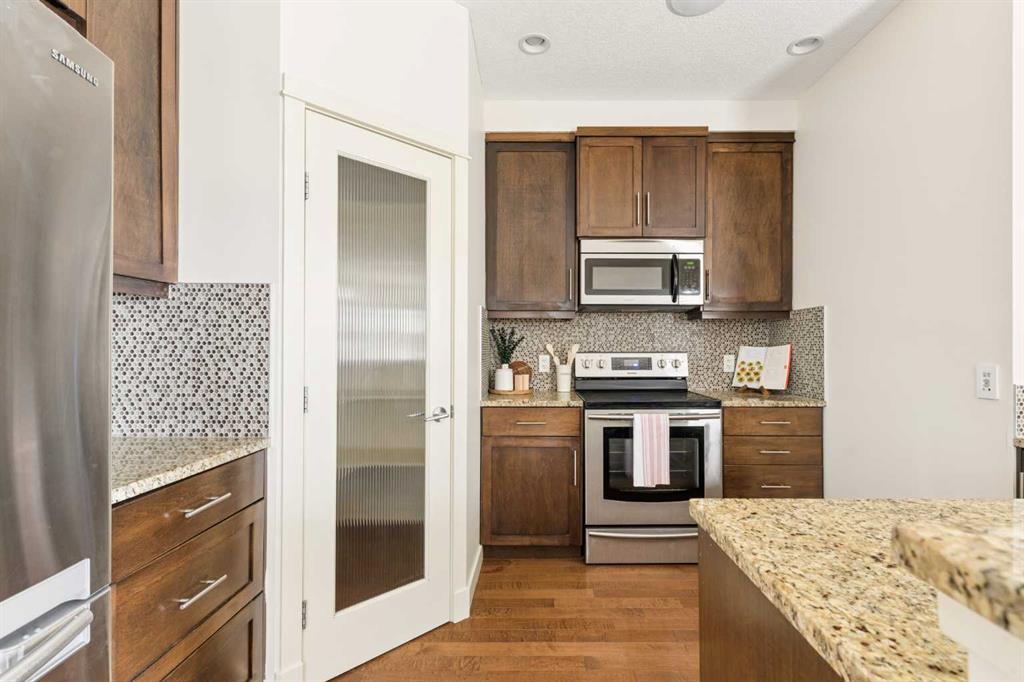 Picture of 2, 1932 35 Street SW, Calgary Real Estate Listing