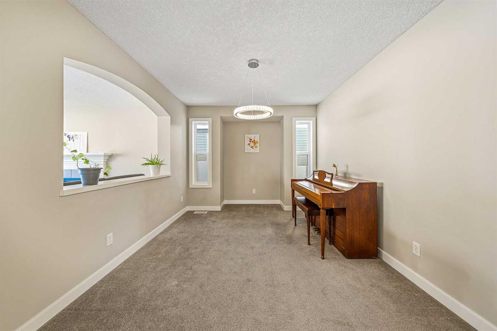 Picture of 91 Bridlecrest Street SW, Calgary Real Estate Listing