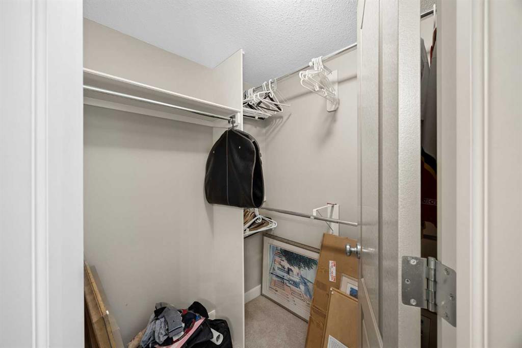 Picture of 93 Coach Court SW, Calgary Real Estate Listing