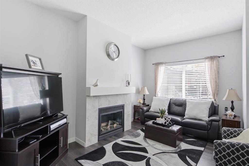 Picture of 126 Copperpond Landing SE, Calgary Real Estate Listing