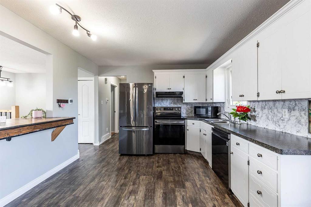 Picture of 516 Sissons Crescent SE, Medicine Hat Real Estate Listing