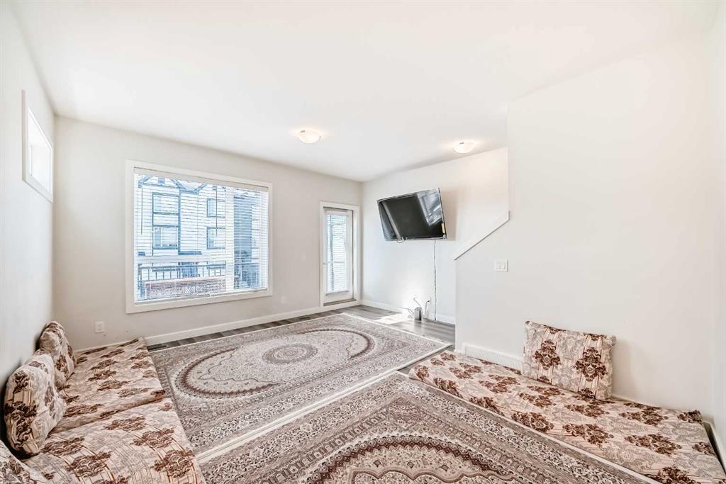 Picture of 30 Evanscrest Park NW, Calgary Real Estate Listing