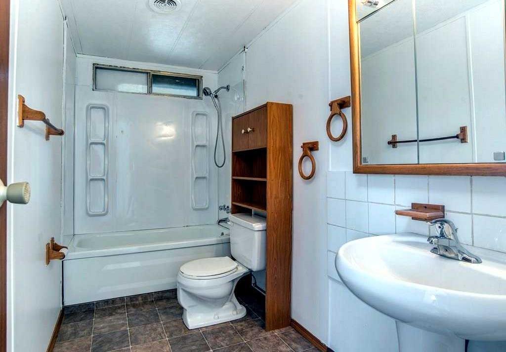 Picture of 214 Gleichen Street , Gleichen Real Estate Listing