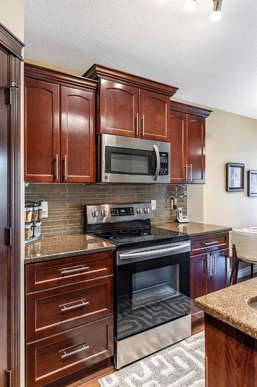 Picture of 604 Vista Drive SE, Medicine Hat Real Estate Listing