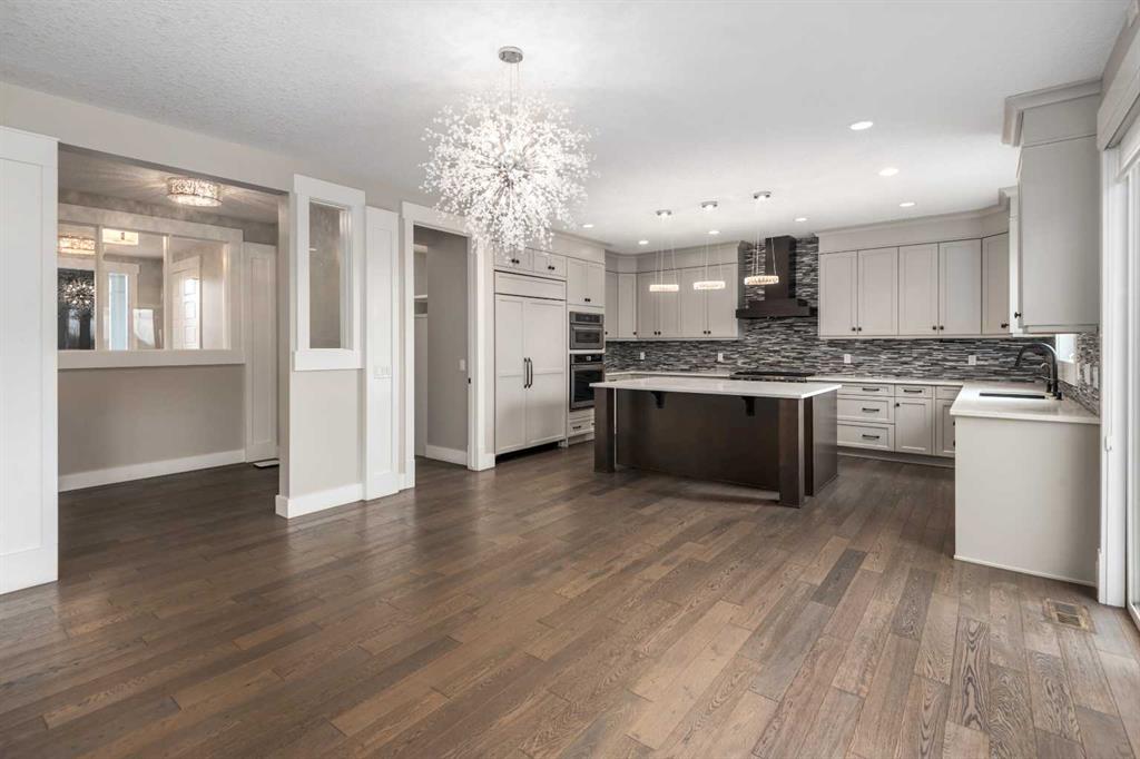 Picture of 45 Rockcliff Heights NW, Calgary Real Estate Listing