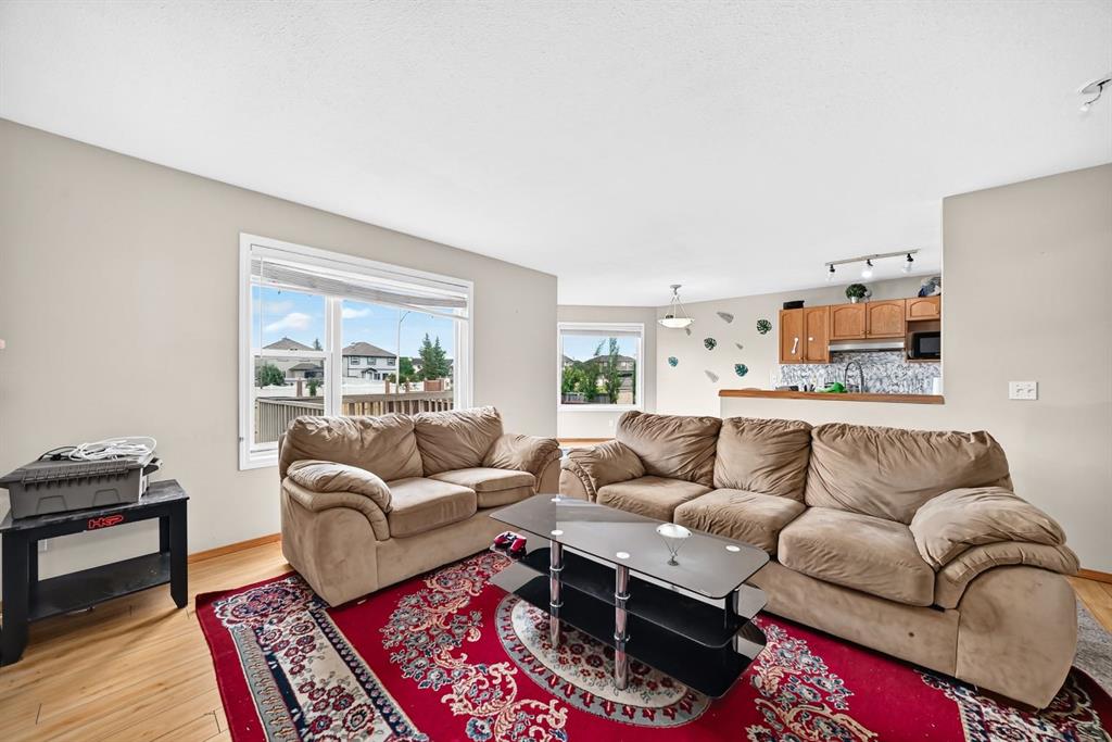 Picture of 145 Martinvalley Crescent NE, Calgary Real Estate Listing