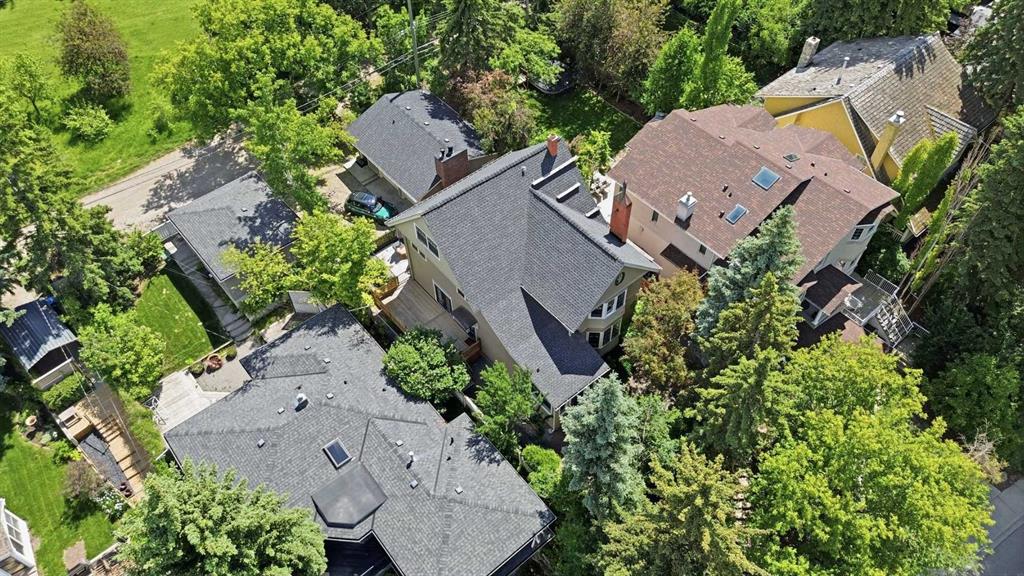 Picture of 615 Crescent Boulevard SW, Calgary Real Estate Listing