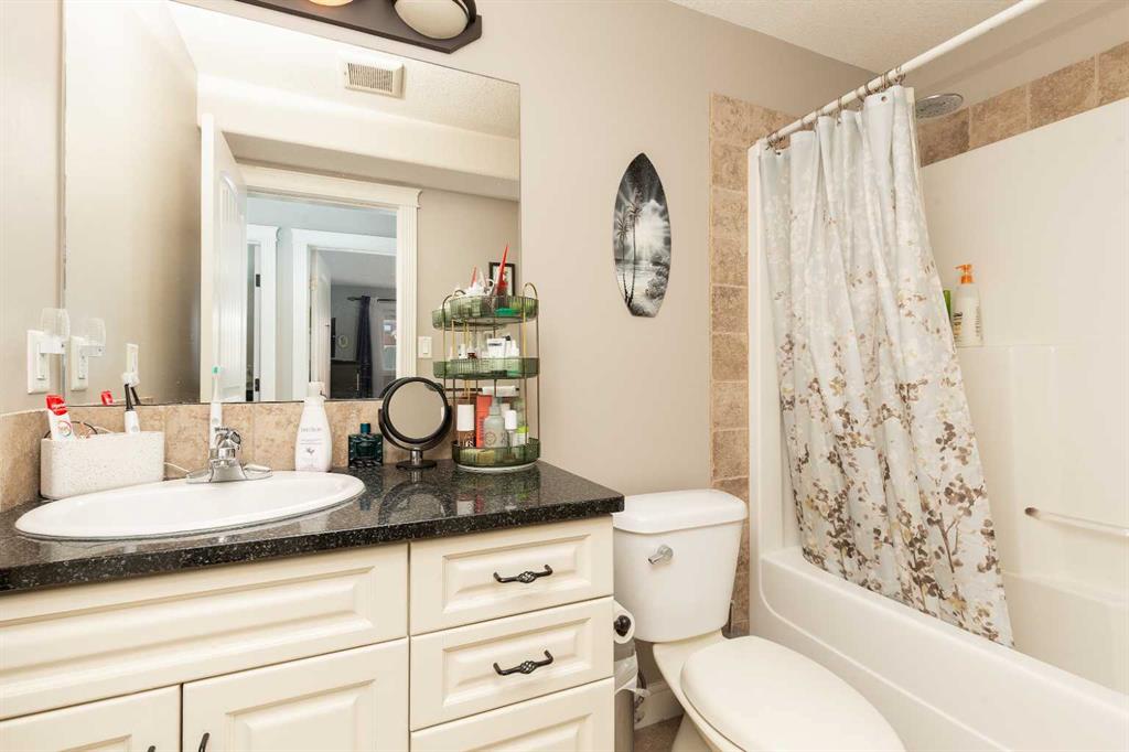 Picture of 2, 895 Mt Sundance Manor W, Lethbridge Real Estate Listing