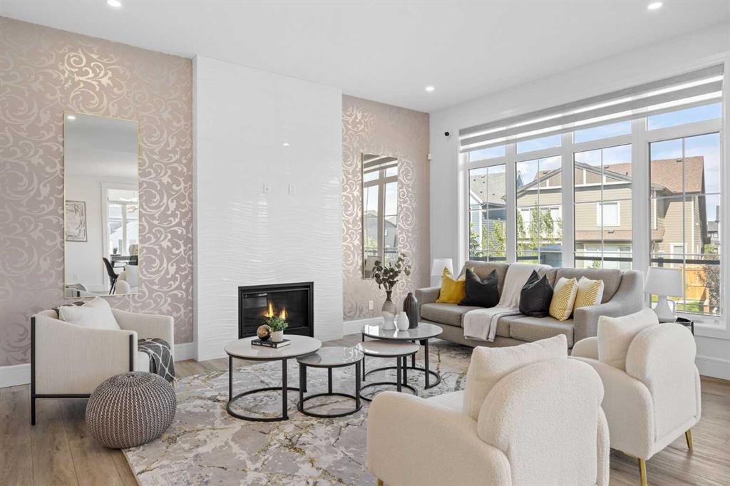 Picture of 351 Marina Landing SE, Calgary Real Estate Listing