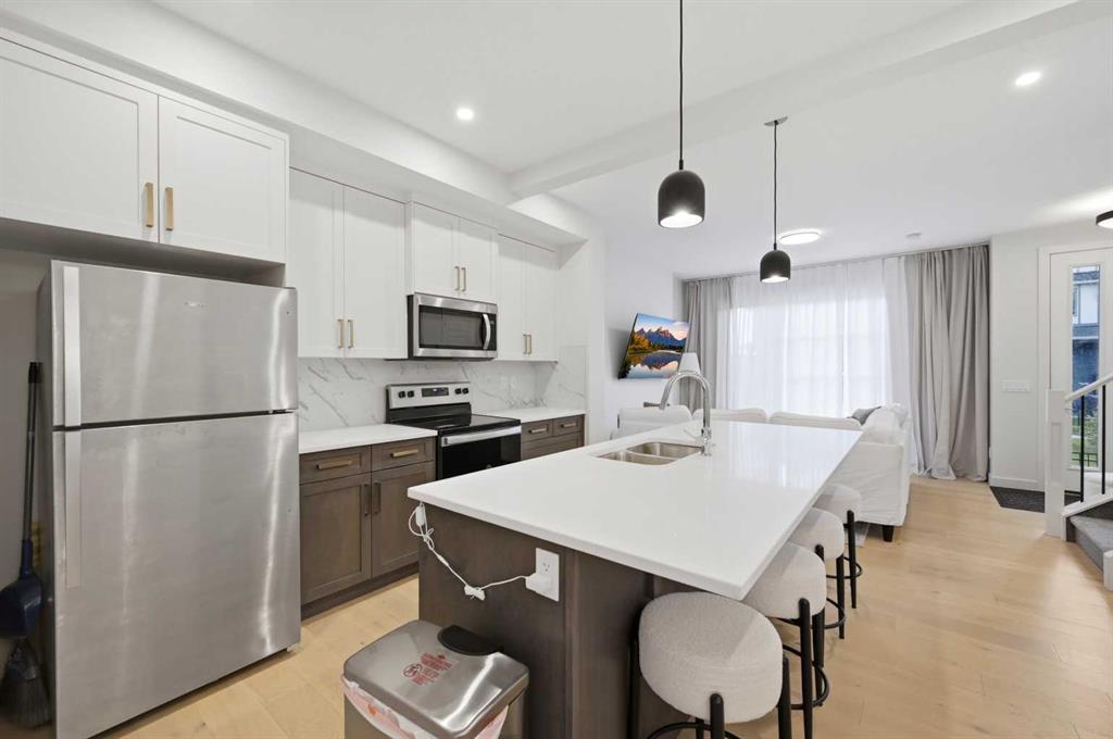 Picture of 7 Lambeau Lane SE, Airdrie Real Estate Listing