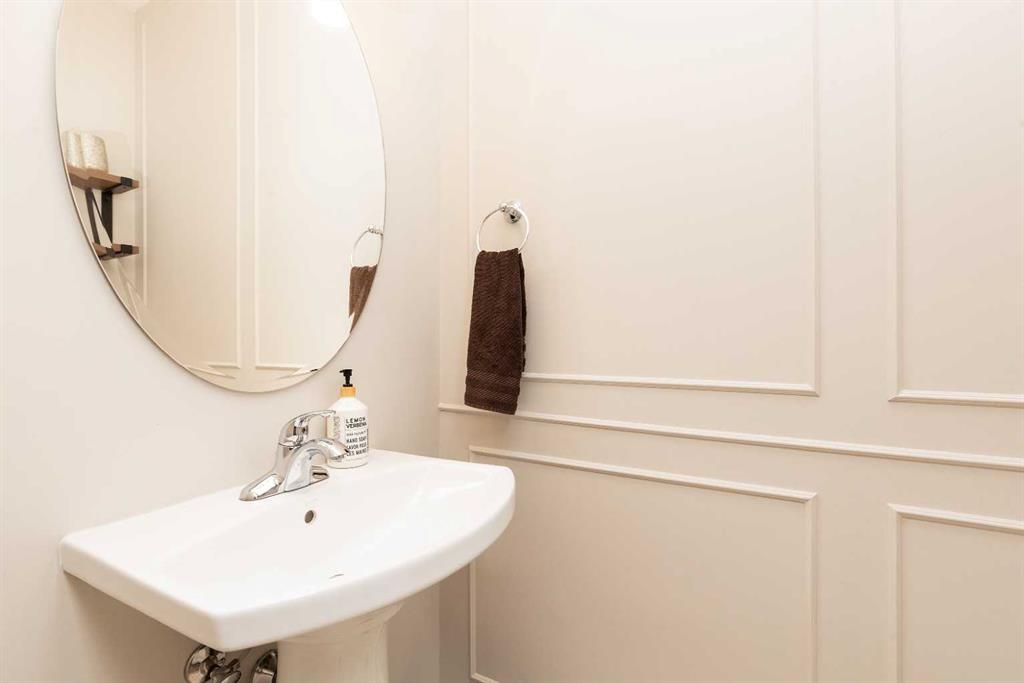 Picture of 206 Twinriver Road W, Lethbridge Real Estate Listing