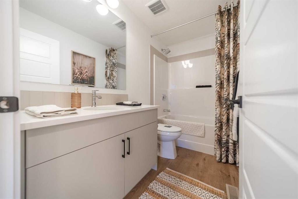 Picture of 24 Southborough Common , Cochrane Real Estate Listing