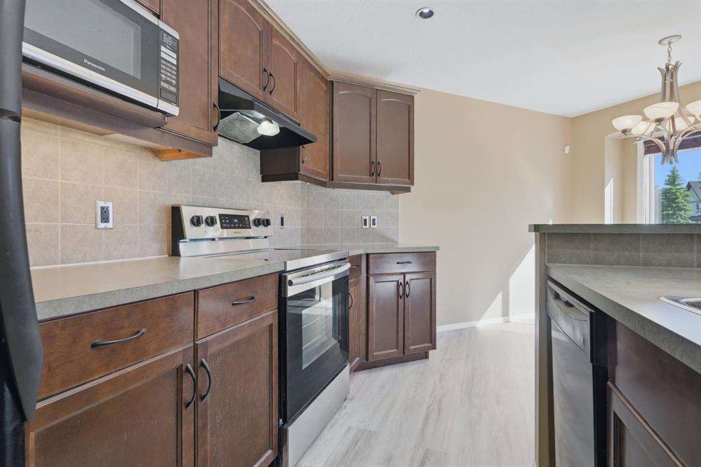 Picture of 4 Everglen Grove SW, Calgary Real Estate Listing
