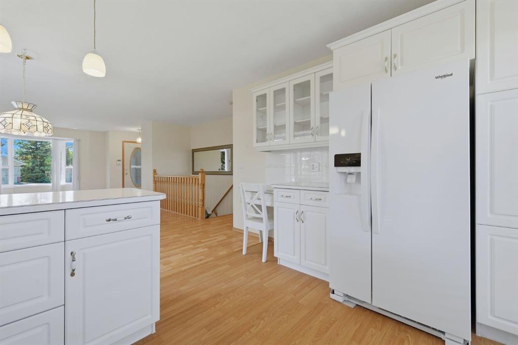 Picture of 112 Dovista Court SE, Calgary Real Estate Listing