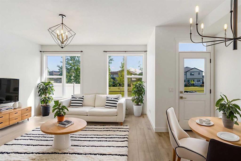 Picture of 135 Legacy Glen Parade SE, Calgary Real Estate Listing