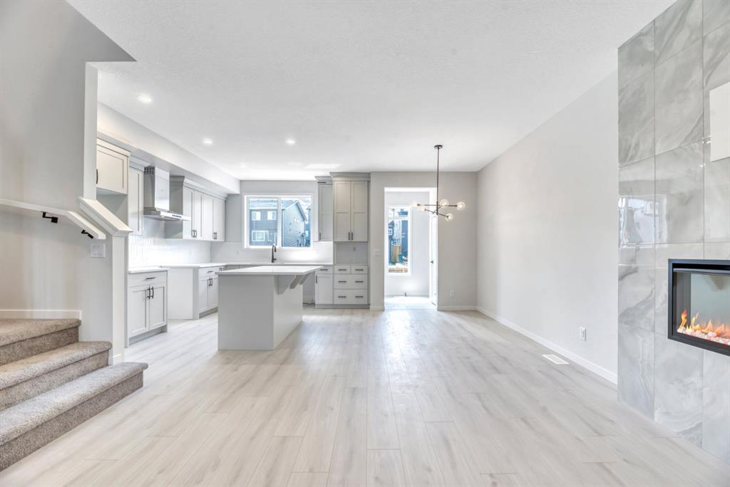 Picture of 292 Marmot Grove NW, Calgary Real Estate Listing