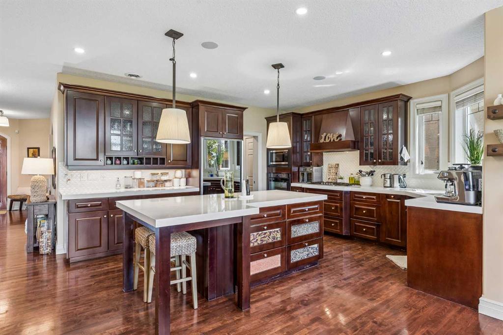 Picture of 73 Hidden Creek Park NW, Calgary Real Estate Listing